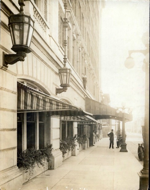 Blackhawk Hotel: Exterior 1915